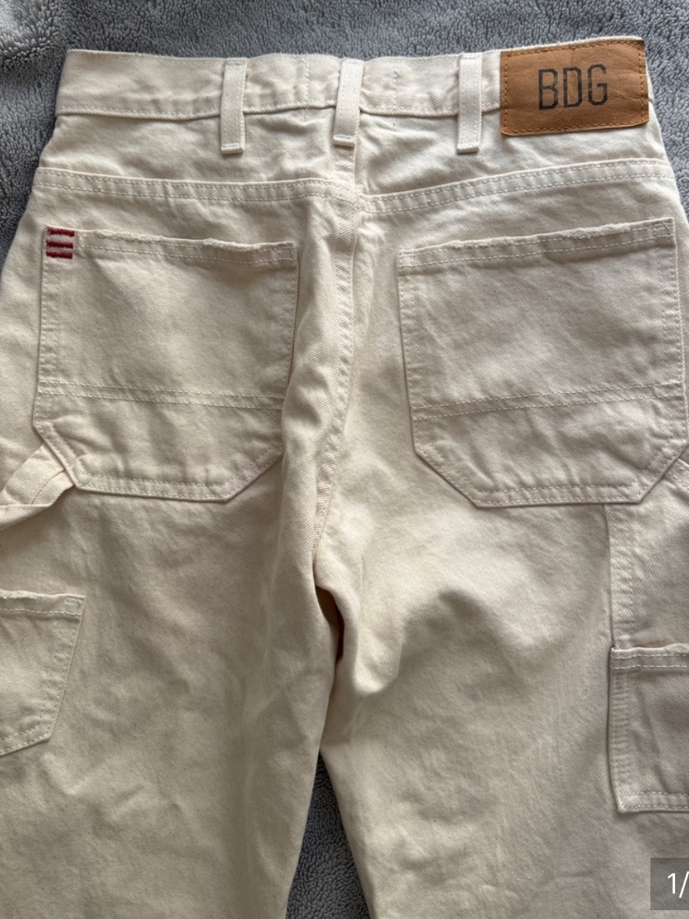Women’s Urban Outfitters BDG Cargo Straight-Leg Jeans in Off-White Small XS